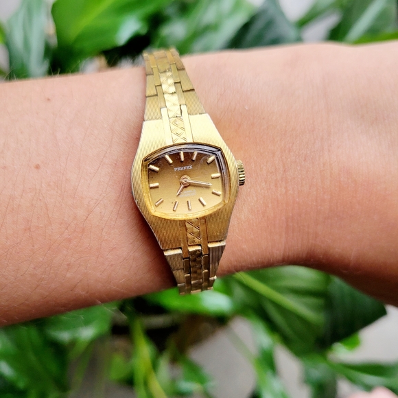 Vintage Perfex 17 Jewels Incabloc Classic Gold Watch - Picture 2 of 10